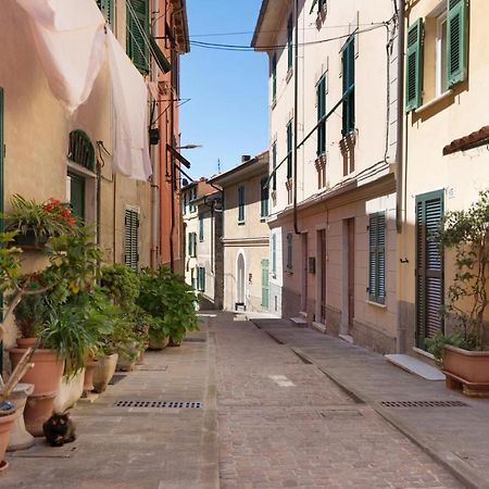 Hemingway'S Shelter Villa La Spezia Exterior photo